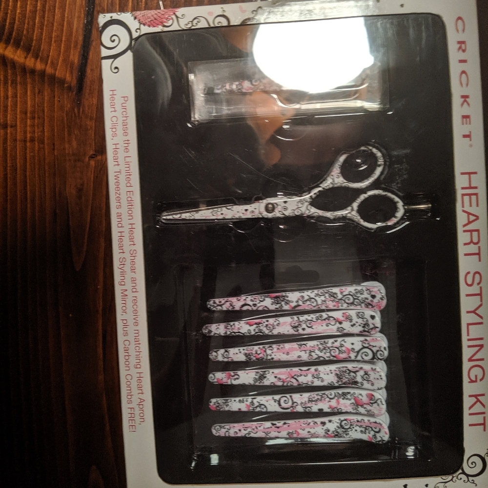 Cricket shears and cape set
